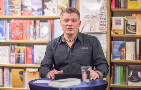 Andreas Winkelmann in der Buchhandlung Greif - Leung - Wassermanns Zorn