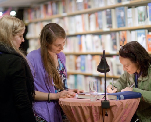 Marion Brasch in der Buchhandlung Greif - Lesung - Ab jezt ist Ruhe